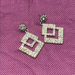 Elegant  Vintage Silvertone Rhinestone Geometric Earrings